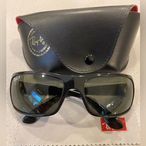 Ray-Ban Black Polarized Sunglasses